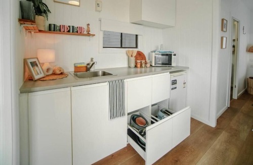 Arrawarra Cabin | Absolute Waterfront Cabin - Pet friendly
