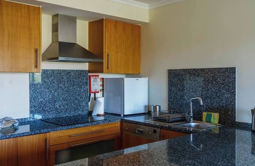 Olhos D'Agua Apartment | Accommodation With Pool And Sea View