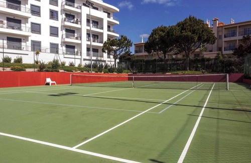 Olhos D'Agua Apartment | Accommodation With Pool And Sea View