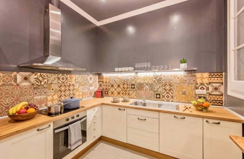 Sant Antoni Apartment | Acomodis Apartments - Comfy 15 Bedroom Group Flat in L’Eixample up to 27 people!