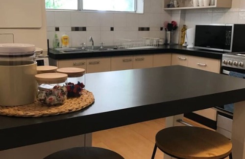 Flynn Villa | Adorable studio nestled in the heart of Flynn