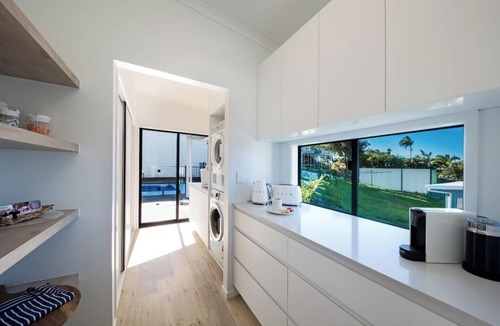 Airlie Beach House | Airlie Bay View Holiday Home | Located In The Heart Of Airlie Beach