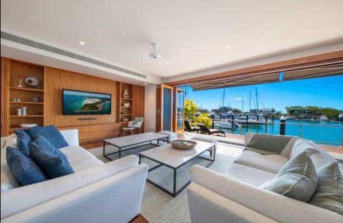 Airlie Beach House | Airlie Beach Marina-Front Luxury at 10 The Cove