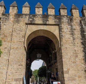 Huerta del Rey Vallellano Apartment | Alcázares Apartment in Historic Center Córdoba
