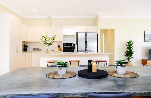 Aldinga Beach House | Aldinga Beach Experience - Large Modern Family Home Walking Distance to the Beach and Free WIFI ~ C21