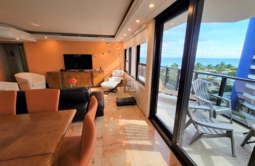 Mid Beach Apartment | Alexander 807