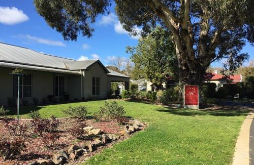 Penola Hotel | Alexander Cameron Suites