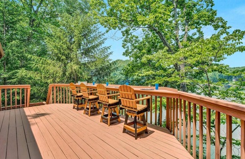 Westlake Corner House | All Decked Out-Features a game room, ping-pong table, large-screen TV and kayaks!