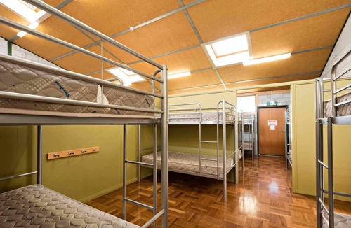 Jindabyne Cabin | Alpine Activity centre Lodge in Jindbyne sleeps up 90 people in shared facitlies
