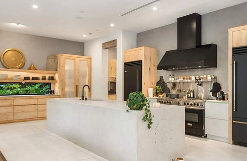 The Flats House | Alpine Drive - Luxurious Modern French Estate with Pool & Spa