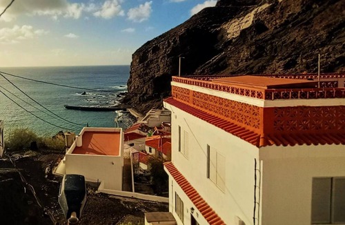 Alojera Apartment | Alquilaencanarias Casa La Playa La Gomera – Vistas al mar y a la montaña