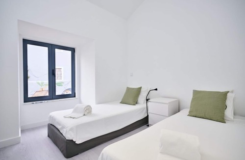 Alcantara Apartment | ALTIDO Fabulous 3-BR Apartment in Western Lisbon