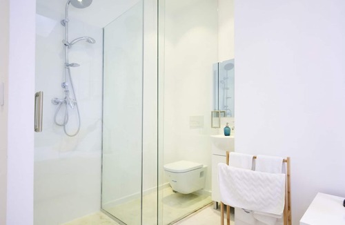 Alcantara Apartment | ALTIDO Fabulous 3-BR Apartment in Western Lisbon