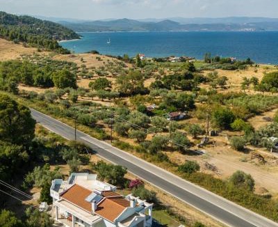 Agios Nikolaos Apartment | Amalfi by halu!, Apartment with private garden