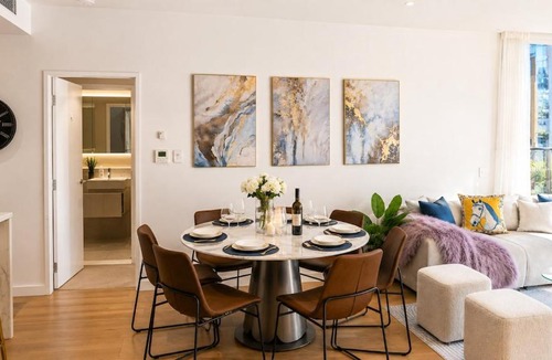 Chinatown Apartment | Amazing Darling Harbour Retreat