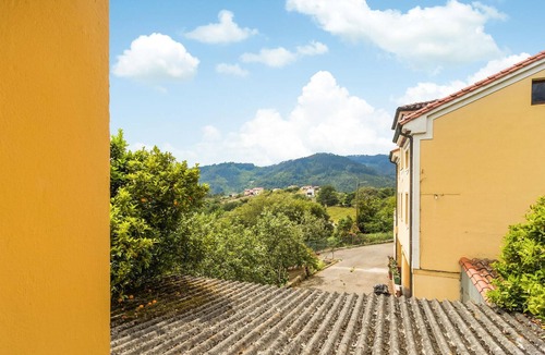 Sandiche House | Amazing home in Candamo with kitchen