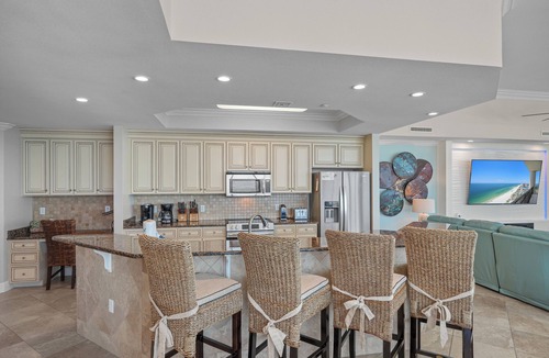 Orange Beach Condo | Amazing Penthouse living~Upscale~Luxury~Corner unit~BEST Views~Private balcony!