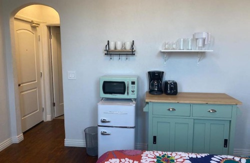 Rampart Village Apartment | Amazing Studio minutes to Downtown