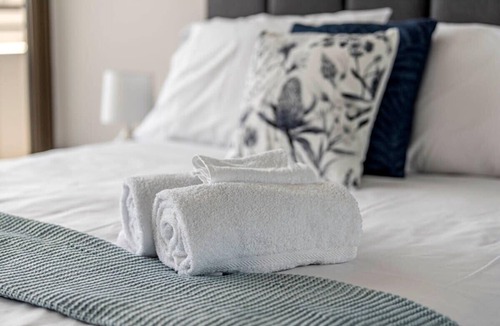 Barton Apartment | Amazing View In Large Apartment - Barton ACT