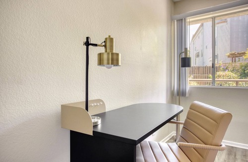 Westwood Apartment | Ample Westwood 2BR, near UCLA/Medical Center by Blueground