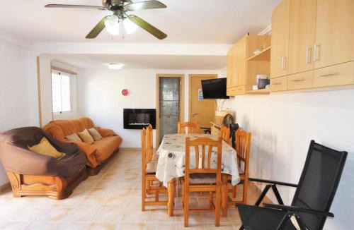 Molinell House | Anacasa Bassetes Playa San Fernando CA550