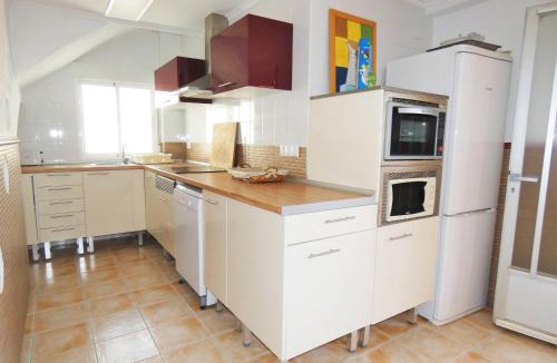 Molinell House | Anacasa Bassetes Playa San Fernando CA550