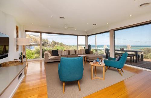 Frankston House | Anchor Beachfront - Pet Friendly on the Beach