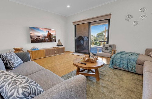 Lakes Entrance House | Anira: A Stylish New Escape in Lakes Entrance
