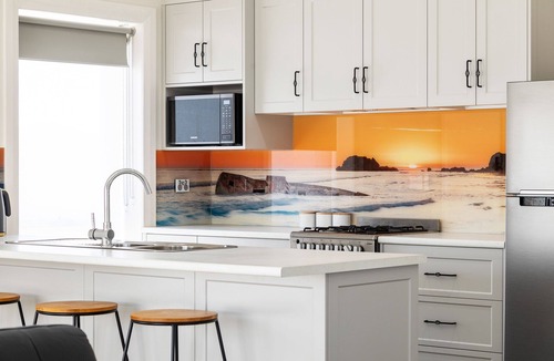 Carpenter Rocks Apartment | Apartment 1 - Luxury Apartment & Rooms - Free Wifi - Close To Beach