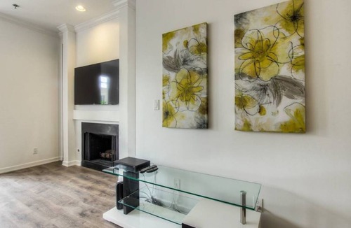 Los Angeles Apartment | Apartment ∙ 2 bedrooms ∙ 4 guests