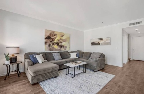 Los Angeles Apartment | Apartment ∙ 3 bedrooms ∙ 6 guests
