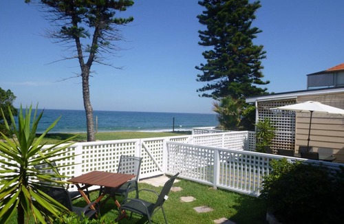 Narrabeen Apartment | Apartment 3 - The Coachhouse