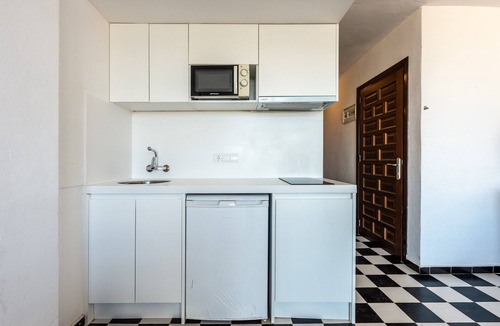 Es Pujols Apartment | Apartment 'Apartamento Bilo 303' with Lake View, Wi-Fi and Air Conditioning