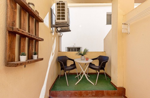 La Cala del Moral Apartment | Apartment 'La Casita De La Playa' with Private Terrace, Wi-Fi and Air Conditioning