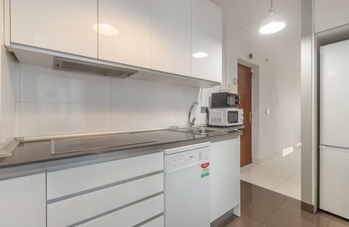 Cruz de Humilladero Apartment | Apartment 'Malaga Vialia Zona Esta Ave- Zona' with Balcony, Wi-Fi and Air Conditioning