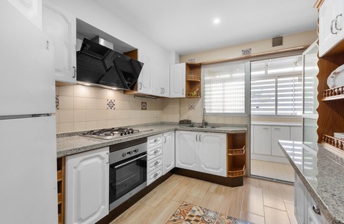 El Palo Apartment | Apartment 'Piso 110m² En El Palo Con Parking' with Sea View, Wi-Fi and Air Conditioning