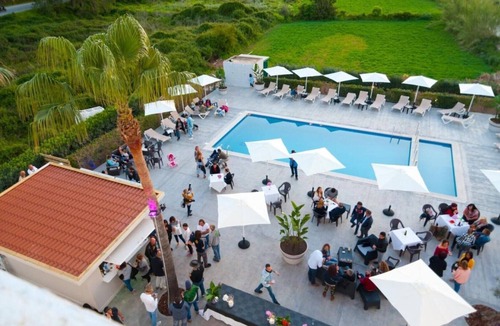 Santa Eulalia del Rio Apartment | Apartment Ses Veles 1 dormitorio close to the Beach with Sea View, Pool, Wi-Fi & Garden