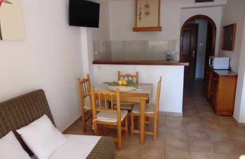 Es Figueral Beach Apartment | Appartement mit großem Gemeinschaftspool by Interhome