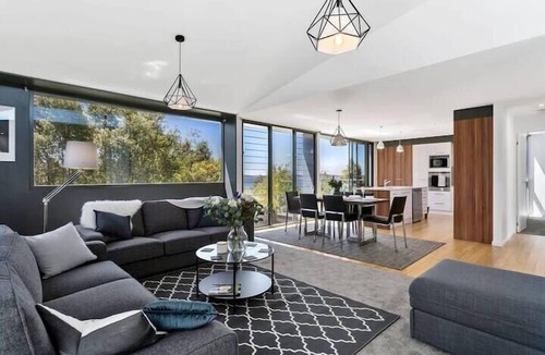 Blackmans Bay House | Architect Designed Coastal Retreat with Views.