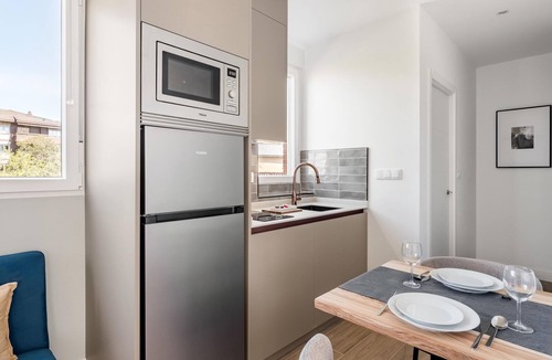 Ciudad Lineal Apartment | Arturo Soria Stays by Charming III - newly renovated, Parking