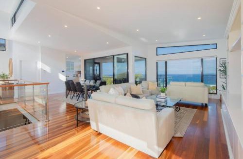 North Avoca House | Avoca Infinity - Expansive Haven with Ocean Panorama