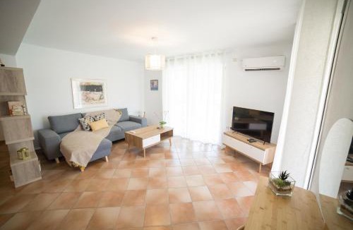 Galatas Apartment | AZALEA - Modern studio with sea view