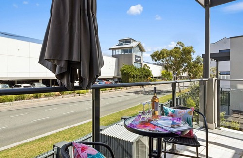 Mornington House | Azura on Gordon - 2-bedroom townhouse near Mornington’s town