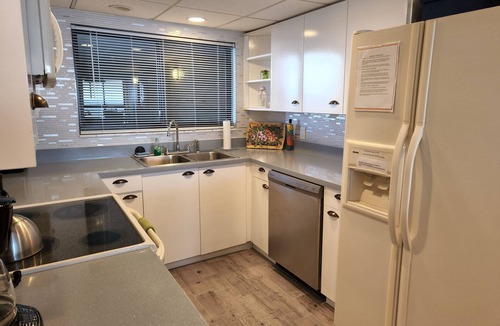 Sand Key Condo | BALCONY HEATEDPOOL SPA Grill WIFInDEC 7-20 JAN3-17 APR4-18 &18-MAY2-16&May16-30