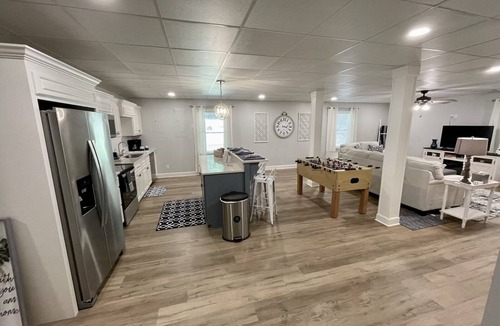 Tuscaloosa Apartment | Bama Creek House - Book Now for Football!