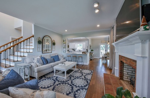 Taylorville House | Bama Farmhouse - Beautiful Pool Area!