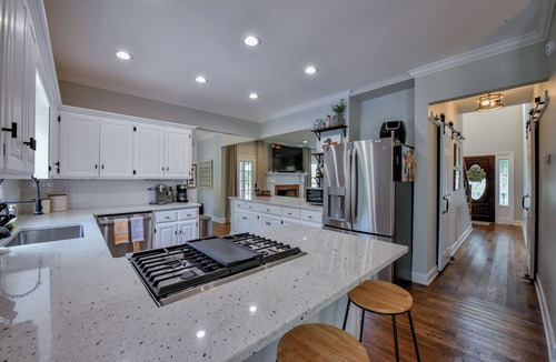 Taylorville House | Bama Farmhouse - Beautiful Pool Area!