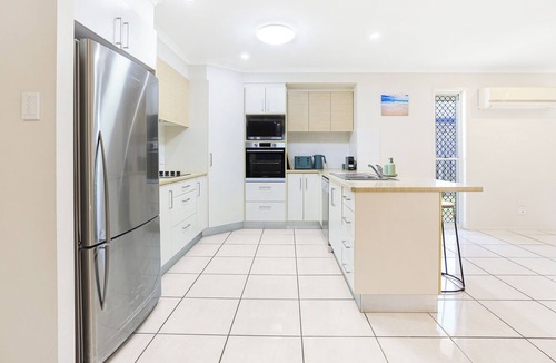 Bargara House | Bargara Haven Welcome to your personal oasis: Coastal calm blends with style.