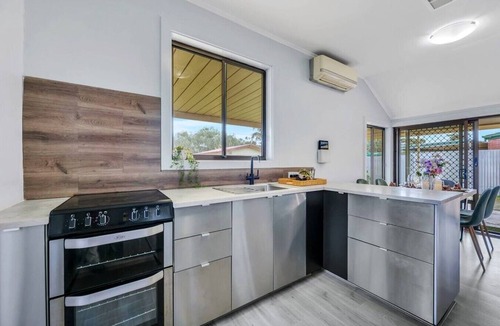 Elizabeth Downs House | Barossa Gateway – Elizabeth Family Brick House