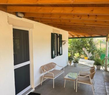 Lazarata House | Basil & Breeze